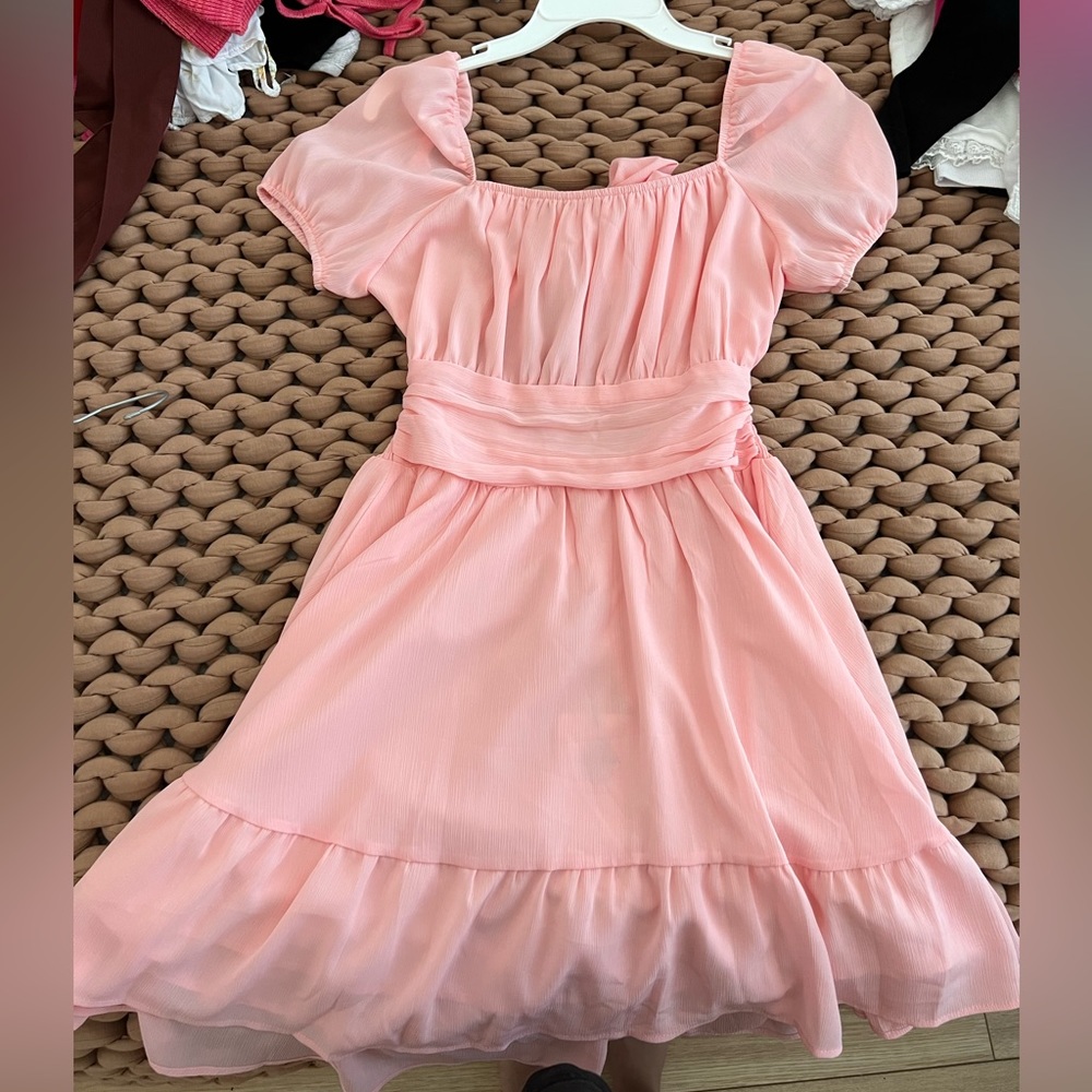 Flowy pink dress